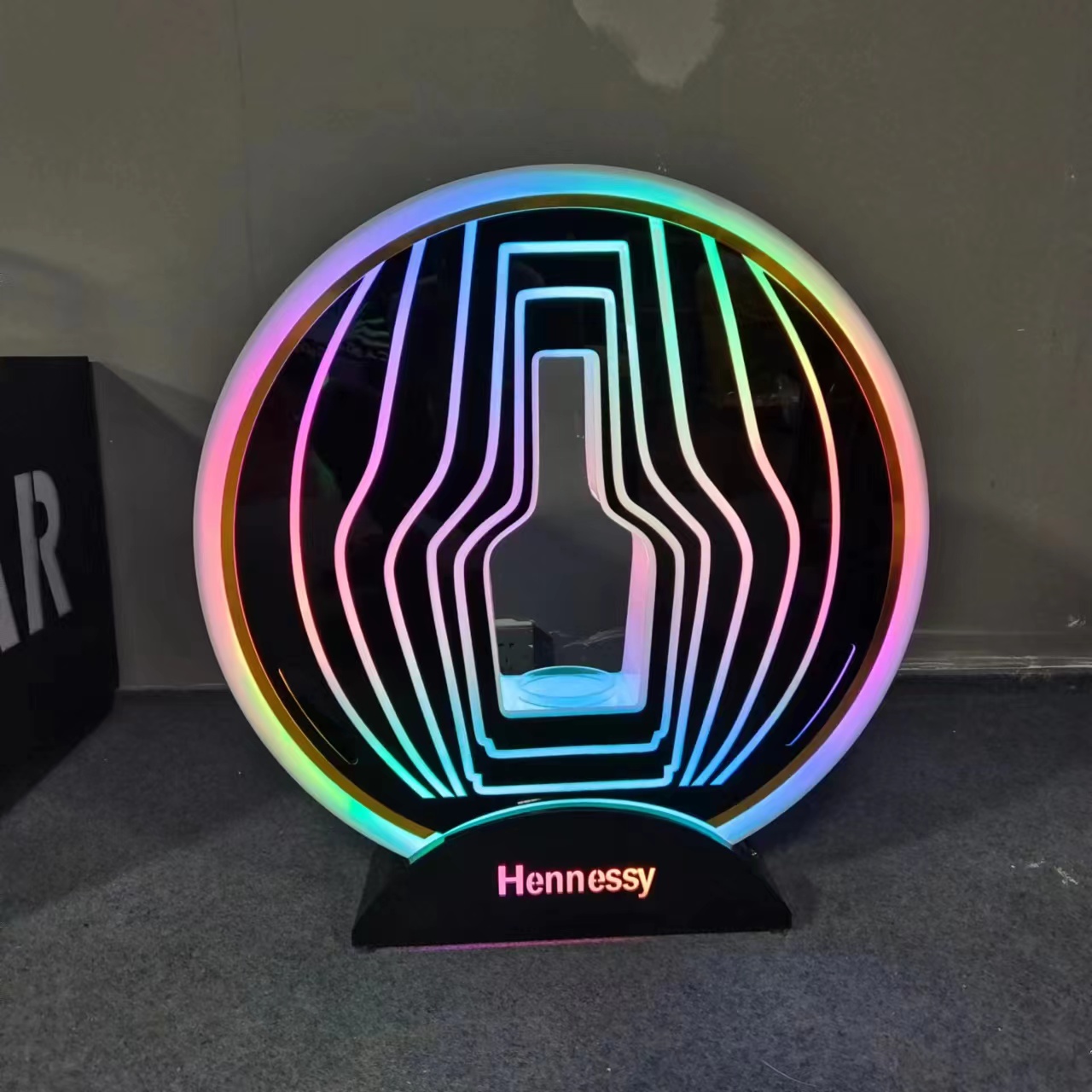 Hennessy Bottle Glorifier avec lumières LED - Présentateur de boîte de nuit 6