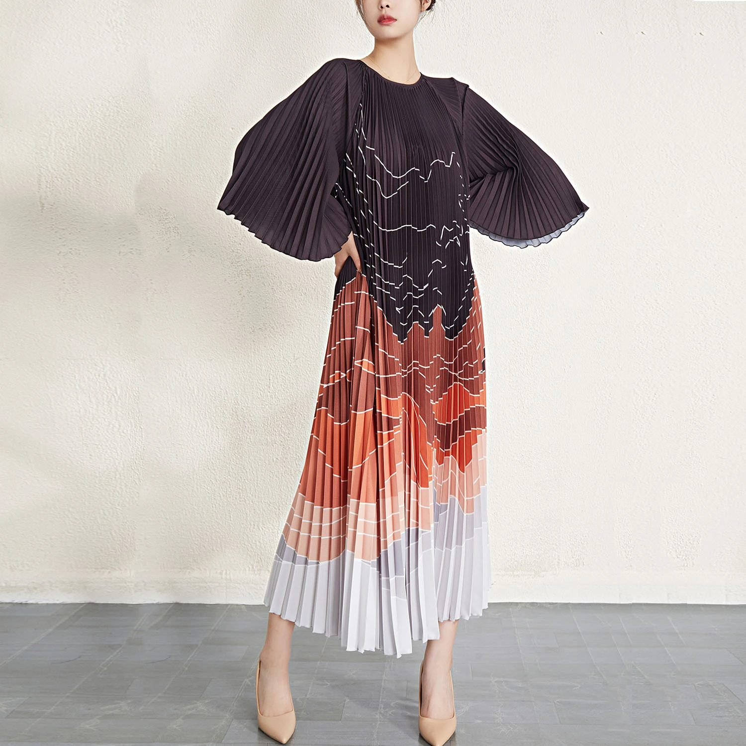 Pleats Clothing Manufacturer High Quality 2024 Summer New Office Lady Dresses Wholesale Flared Sleeves Round Neck Women Printed Pleated Dresses Supplier 1