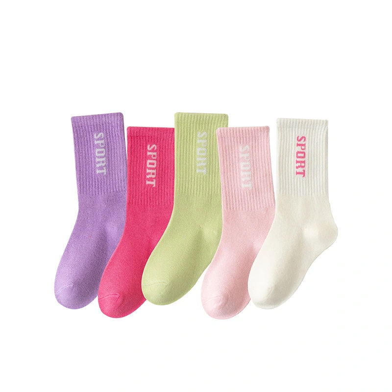 Chaussettes minces colorées faites sur commande de sports de coton pour le style d'équipage de filles 1