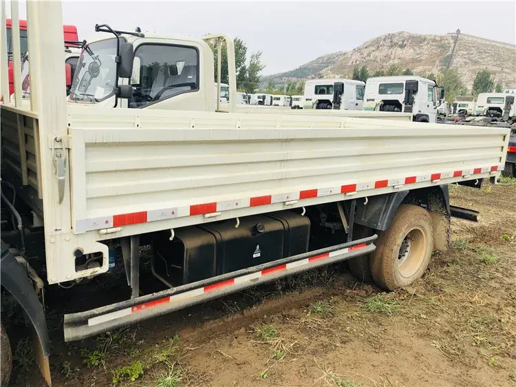 Custom Light Duty Flatbed Tow Trucks for Sale Supply 7