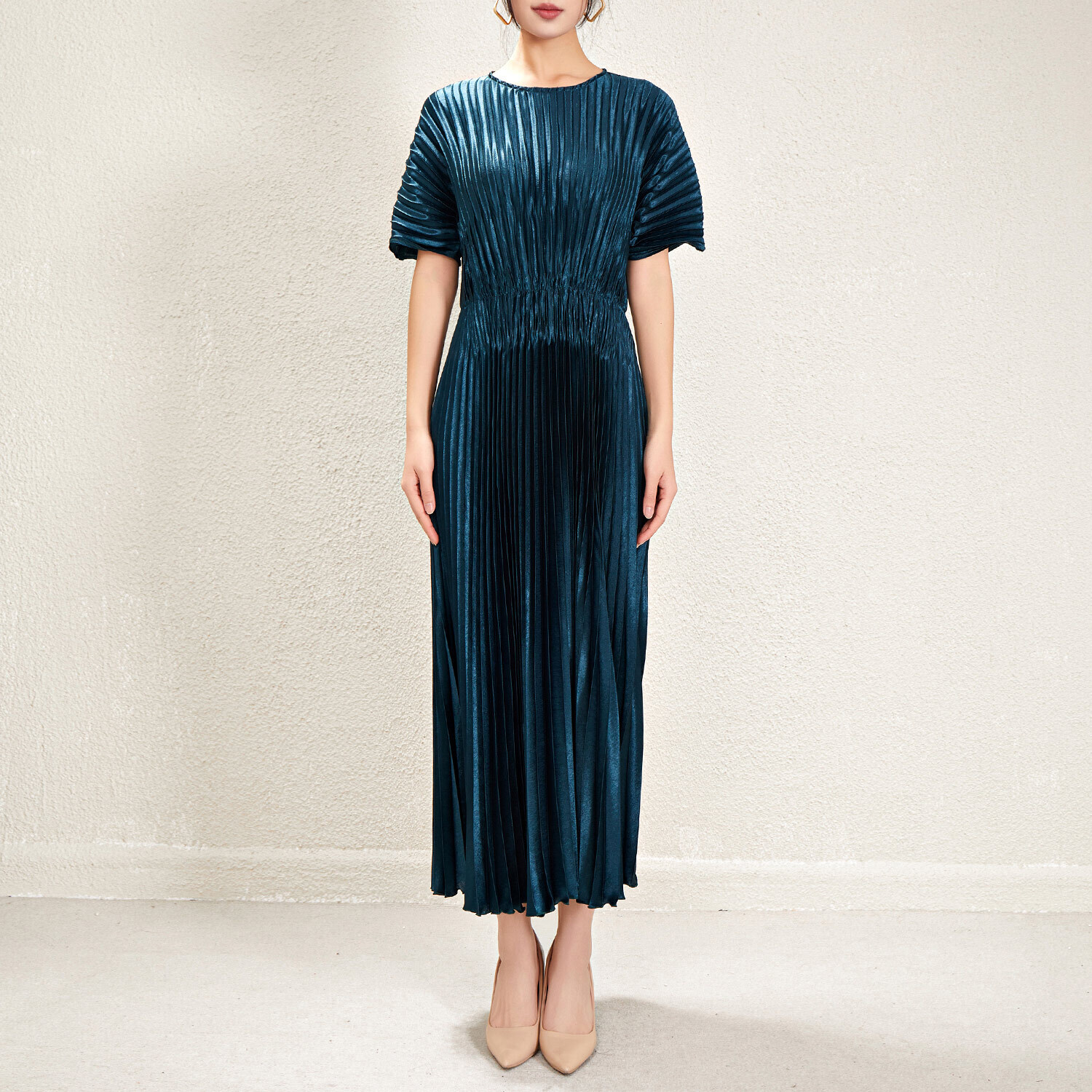 2024 Summer New Miyake Women's Dress Factory Short Sleeve Round Neck Casual Dress Loose Women Elegant Pleated Dress  Manufacturer 7