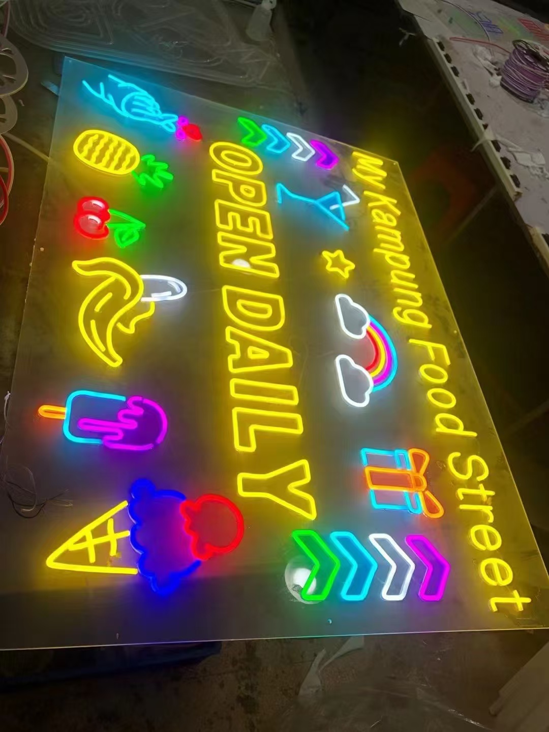 ナイトクラブ用ネオンライト - カスタマイズ可能な LED デザイン 4