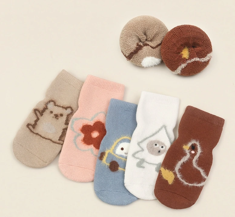 Warm Winter Baby Socks with Anti-Slip Terry Inside - Cute Bear Flower Design 1