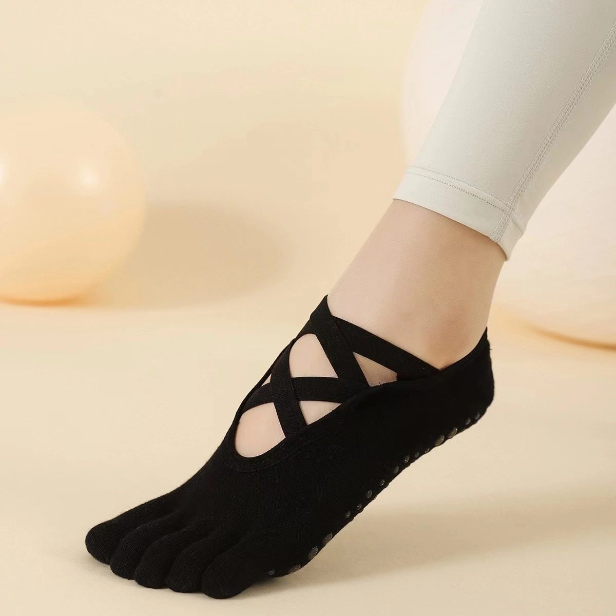 Custom Anti Slip Yoga Socks - 5 Toe Breathe Knitting Socks 1