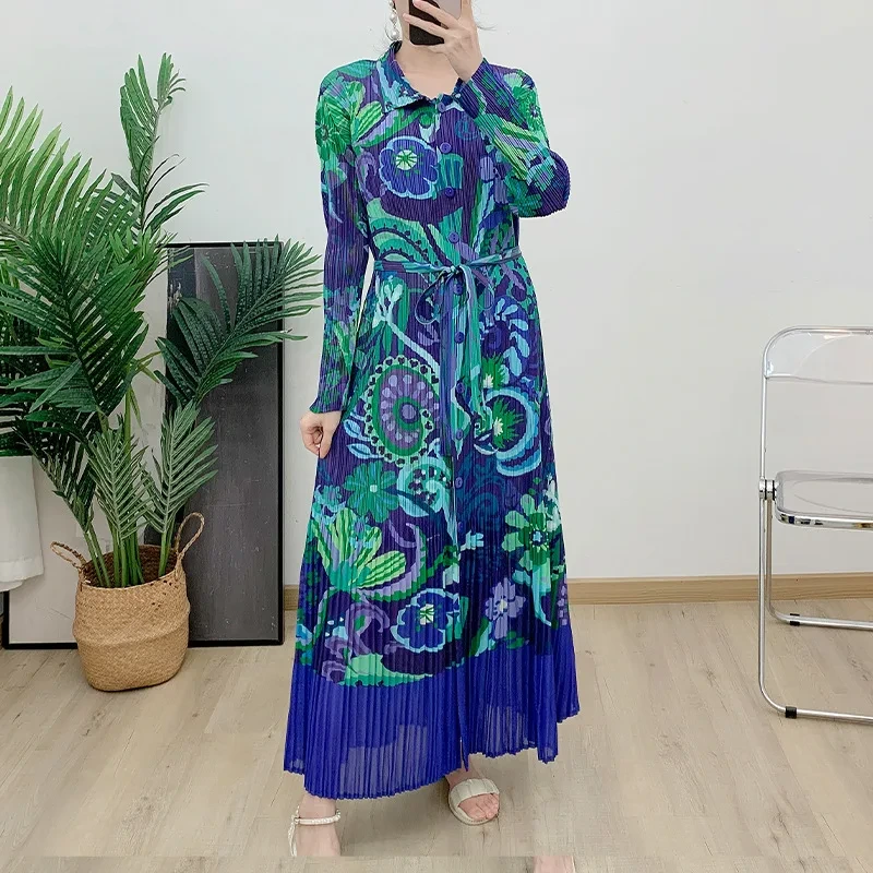 Faltenbekleidungshersteller 2024 Hochwertiges neuestes lockeres Kleid Plus Size Damen bedrucktes lässiges langes Kleid Neuer Rundhals-Damenfaltenkleid Lieferant 1