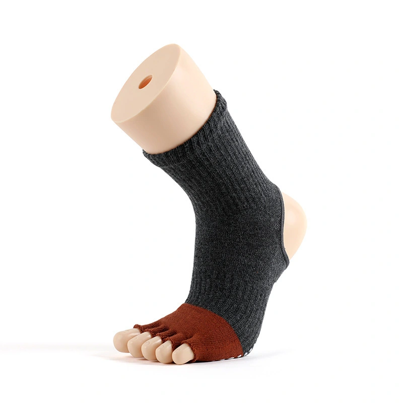 La yoga del resbalón de encargo no pega los calcetines que hacen punto de la yoga caliente del precio bajo de la venta del dedo del pie de la etiqueta privada 1
