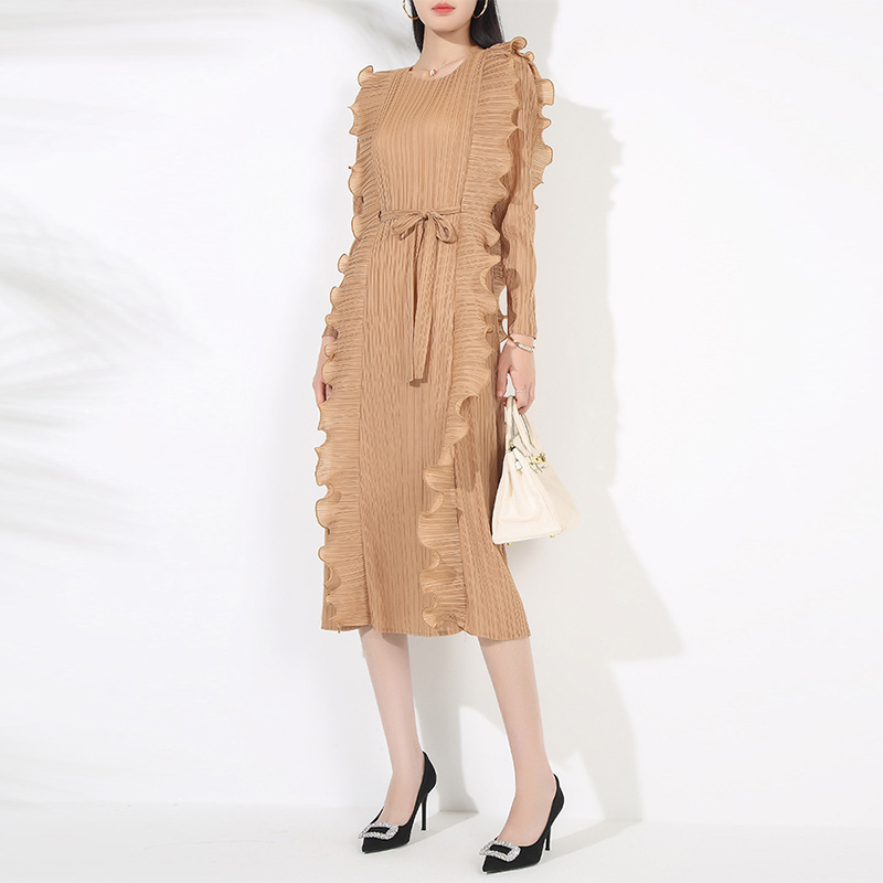 Auf Lager Schnelle Lieferung Hohe Qualität Mode Design Frauen Plissee Kleid Mit Gürtel Rüschen Casual Kleid Elegantes Kleid 2