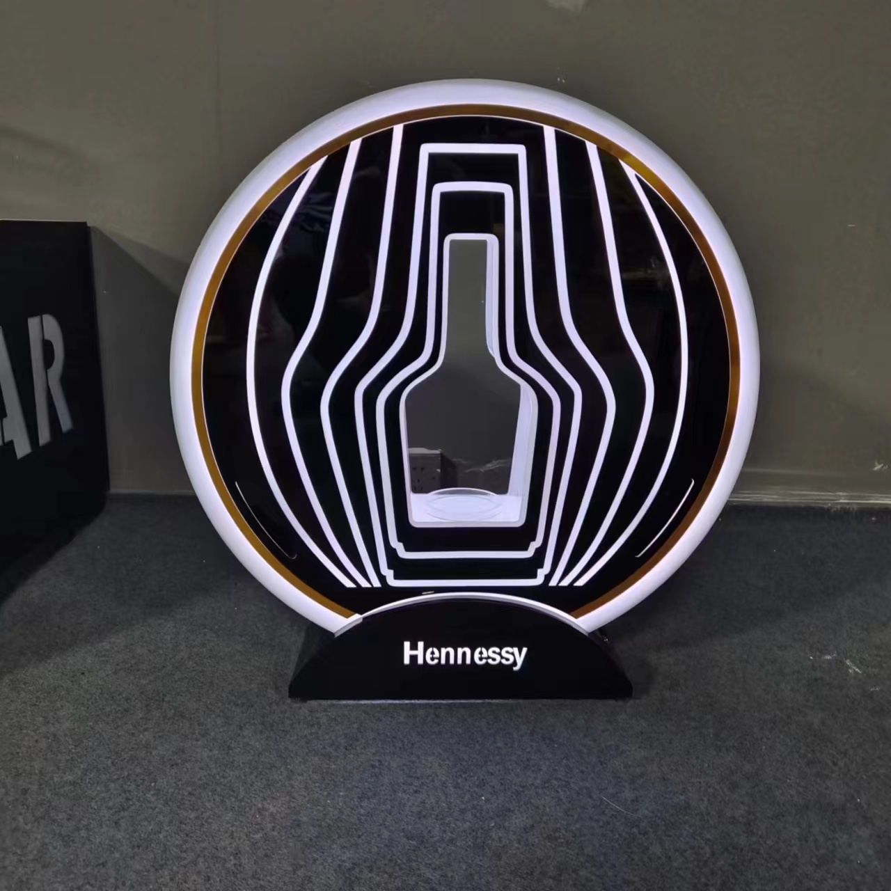 Hennessy Bottle Glorifier avec lumières LED - Présentateur de boîte de nuit 5
