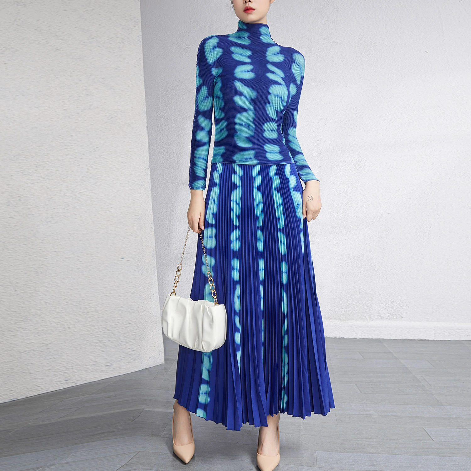 Pleats Clothing Manufacturer Spot Wholesale Women Printed Long Skirt & Blue Striped Long Sleeve Shirt Skirt Sets Women 2 Piece Outfits1 Supplier 1