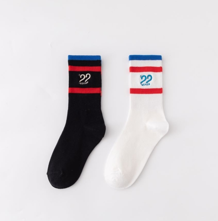 Embroidered Knit Sports Socks for Fashionable Athletes 1