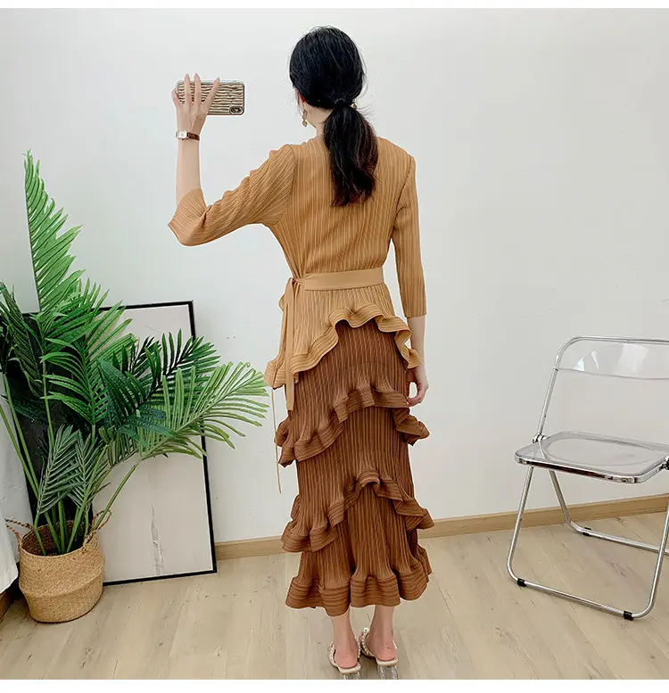 Black Pleated Gown Women's Clothing Wholesale Suppliers - - Pleats Clothing 6
