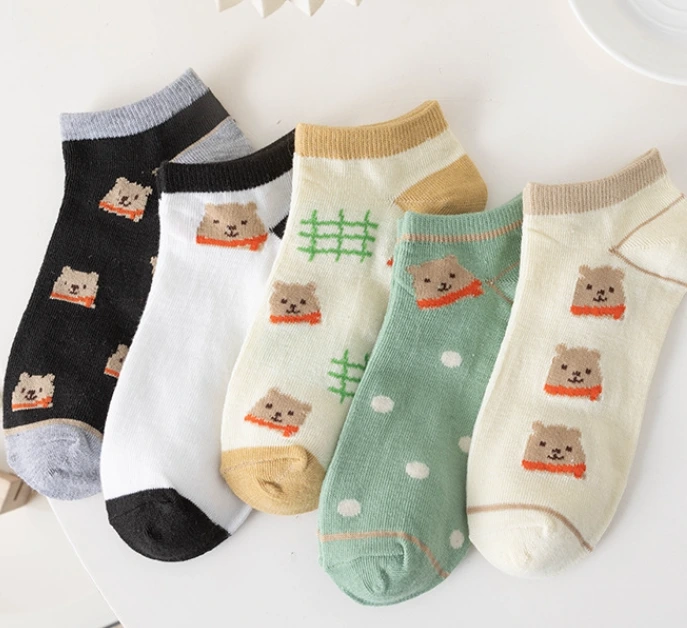 Chaussettes pour dames avec logo personnalisé à un prix moins cher - Concevez les vôtres 1