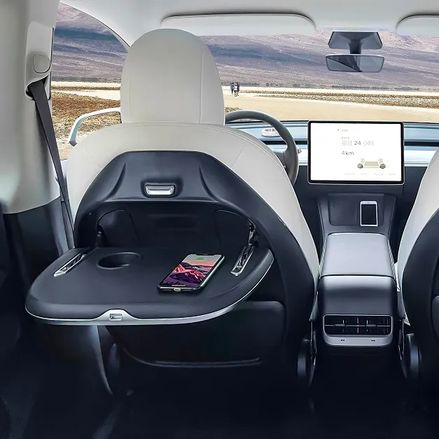 Những vật dụng cần thiết cho chuyến đi đường dài: Bàn nhỏ gọn gắn sau xe hơi. 1