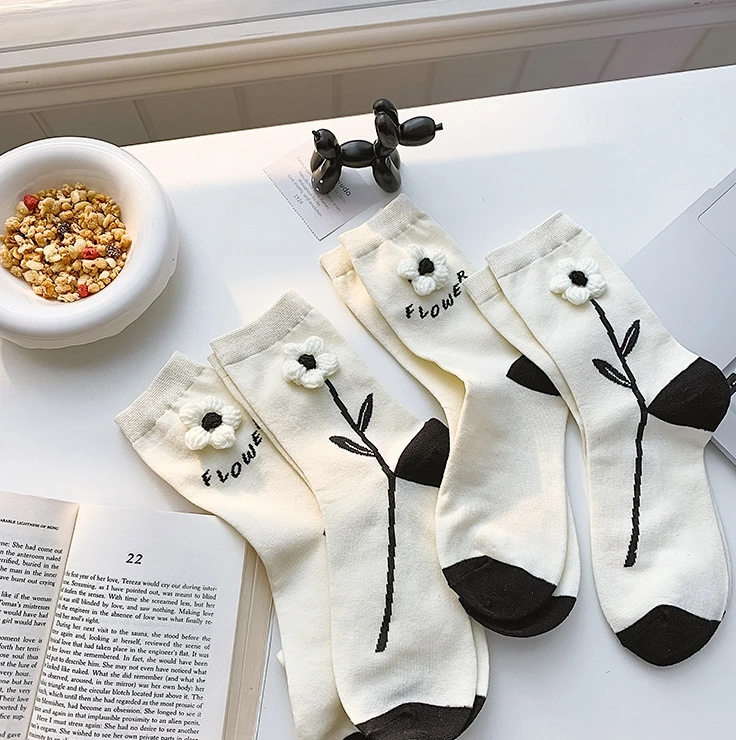 White Ladies Flower Knit Pattern High Quality Socks 1
