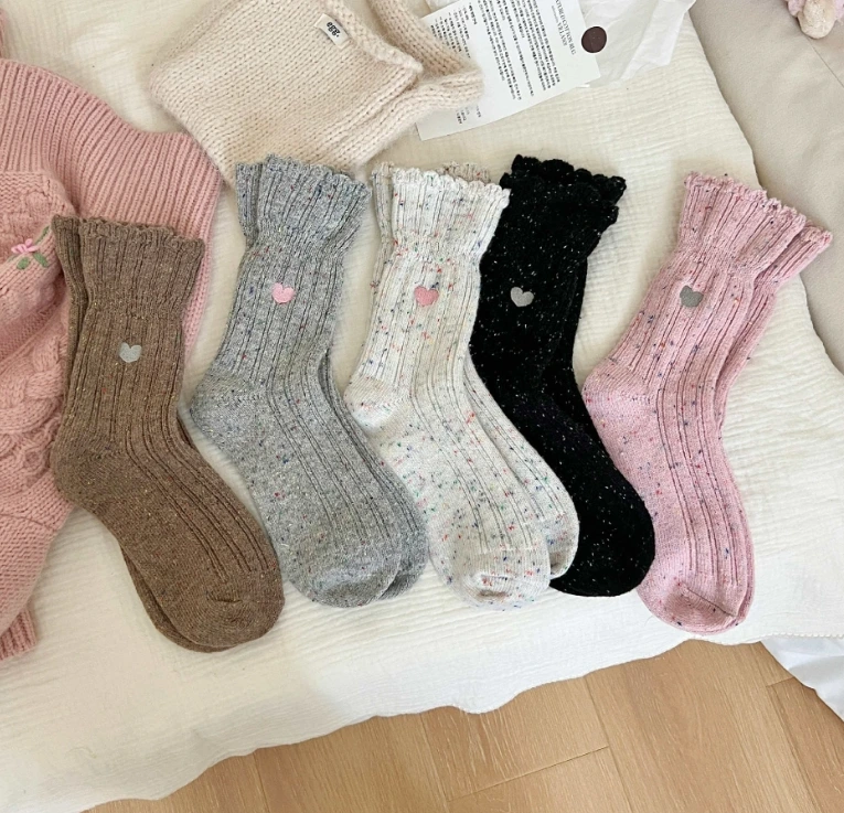Heart Embroidery Logo Cotton Knitting Socks for Women 1