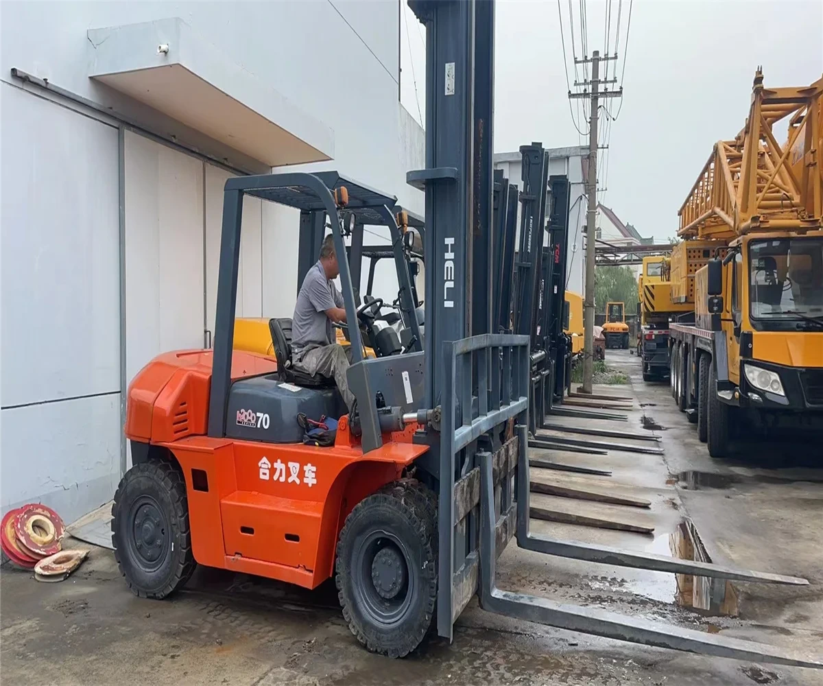 Heli Forklift CPCD70 1