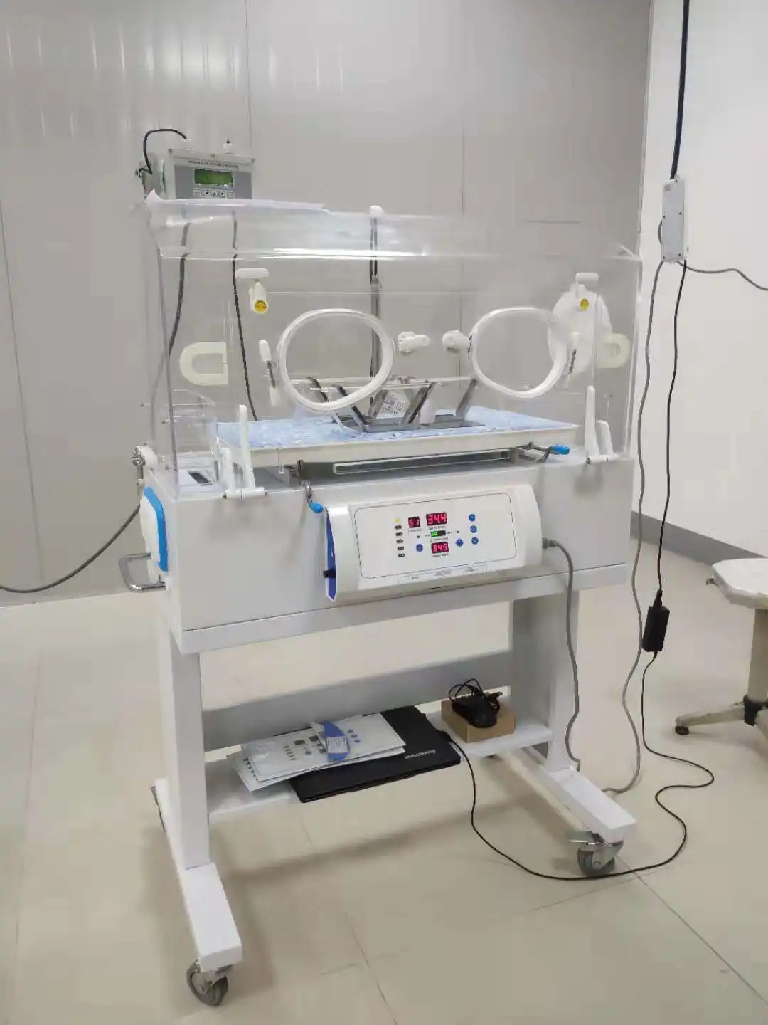 Custom Made New Born Incubator New Born Incubator Company 6