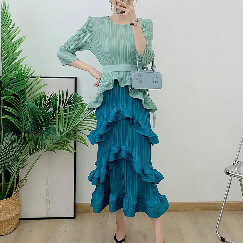 Black Pleated Gown Women's Clothing Wholesale Suppliers - - Pleats Clothing 2