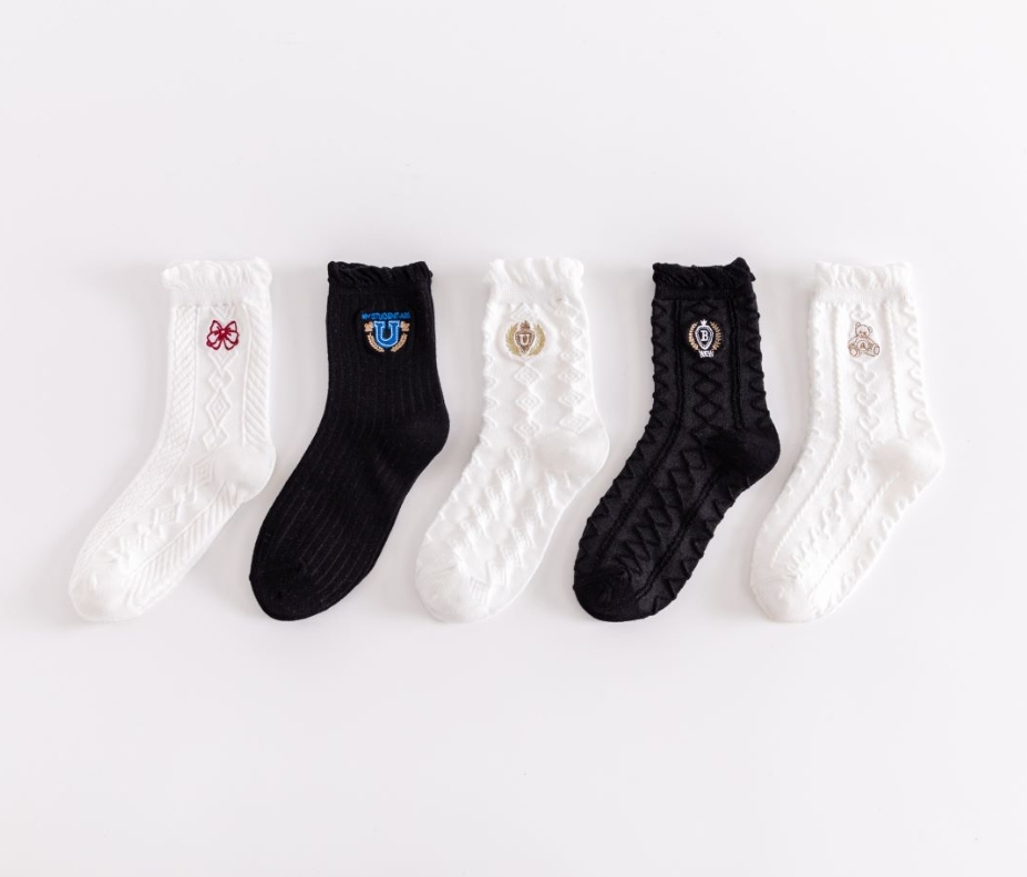 Embroidered Knit Socks for Women 1