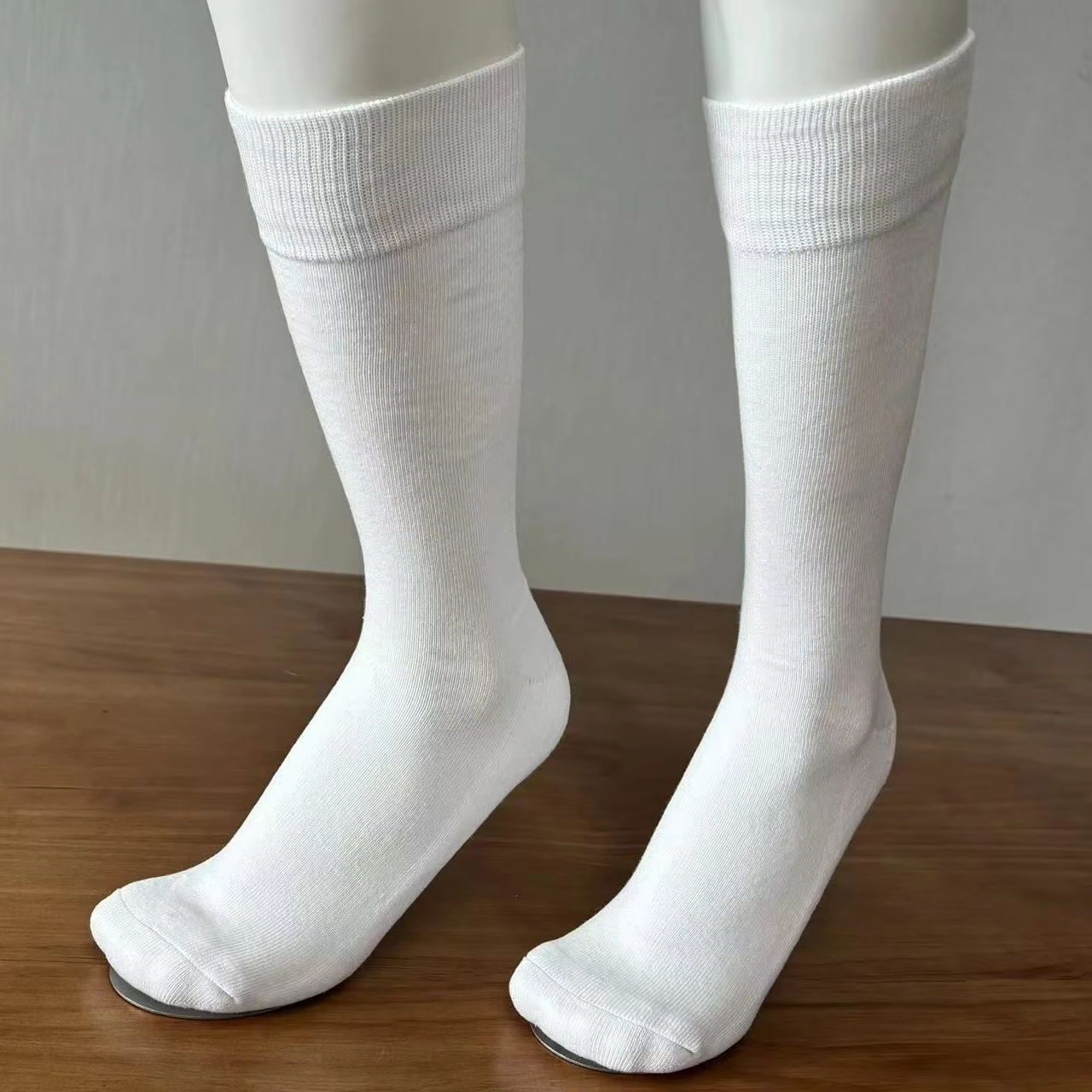 Calcetines deportivos personalizados para hombres de alta calidad al por mayor 1