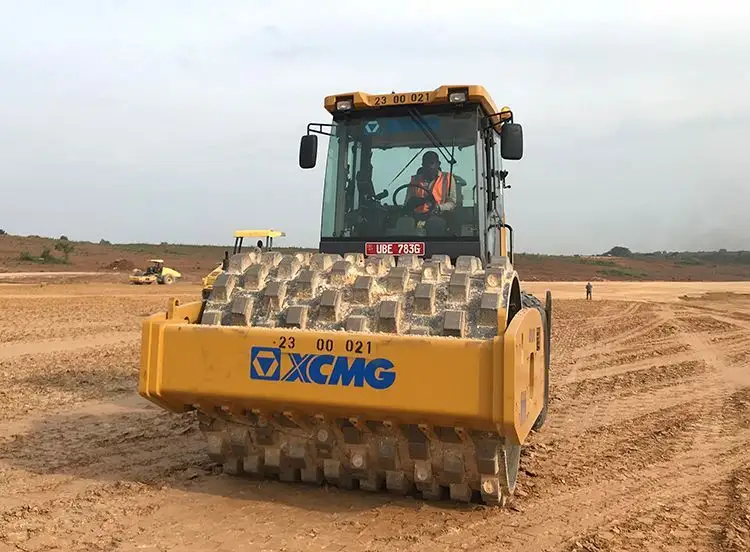 Used Construction Equipment for Sale Vibratory Roller by KXTJ Excavator 3