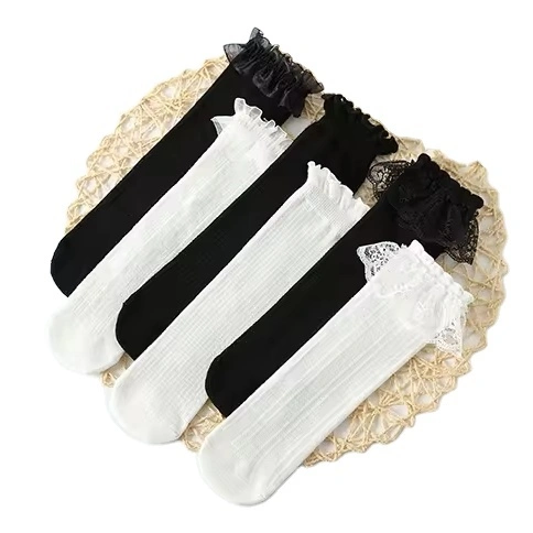 Chaussettes enfant tricotées sur mesure pour un confort doux 1