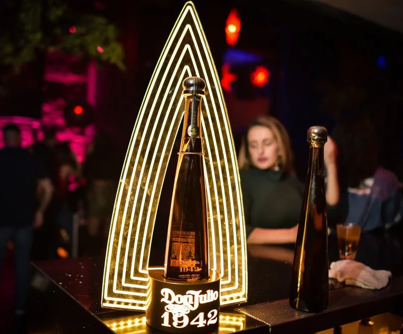 Miami Nightclub LED Acrylic Vip Bottle Presenter Stand 1