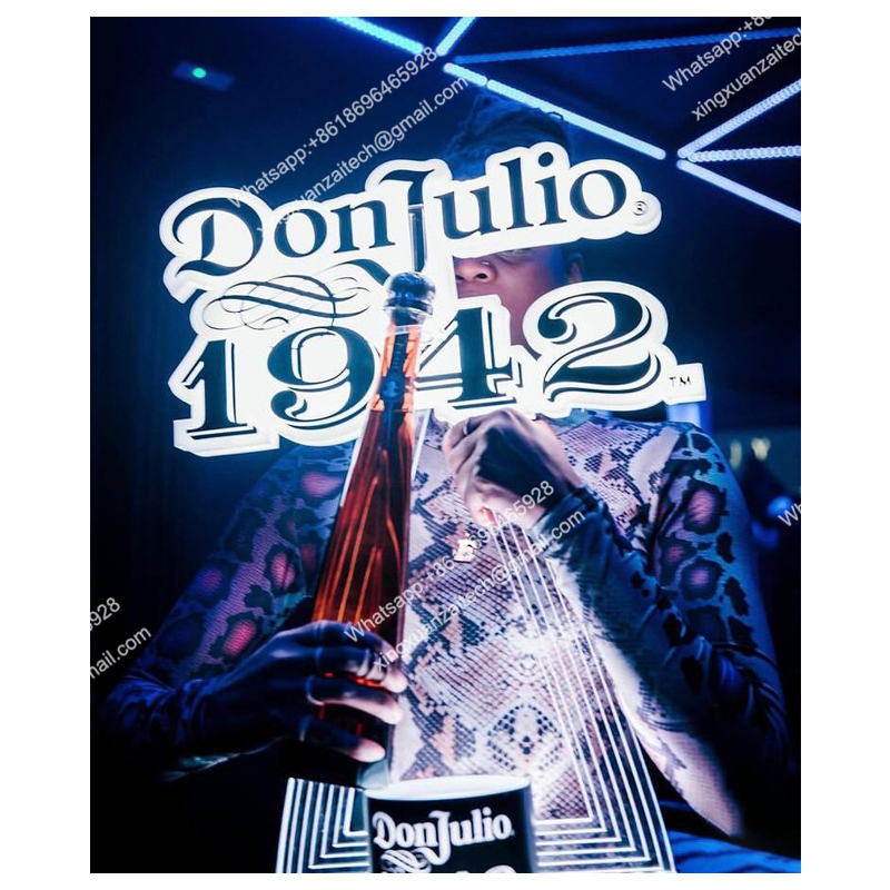 Presentatore per bottiglie VIP con display Glorificatore a LED 1
