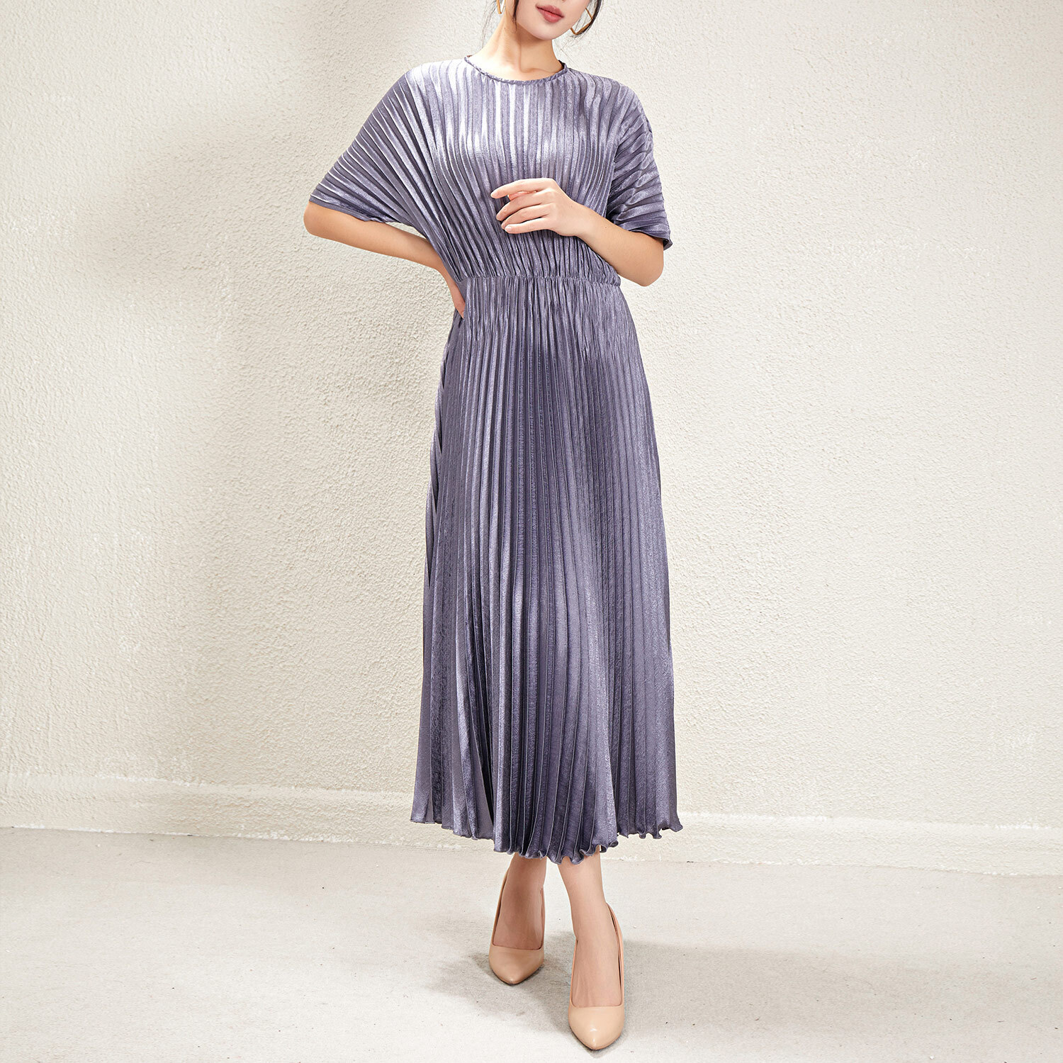 2024 Summer New Miyake Women's Dress Factory Short Sleeve Round Neck Casual Dress Loose Women Elegant Pleated Dress  Manufacturer 1