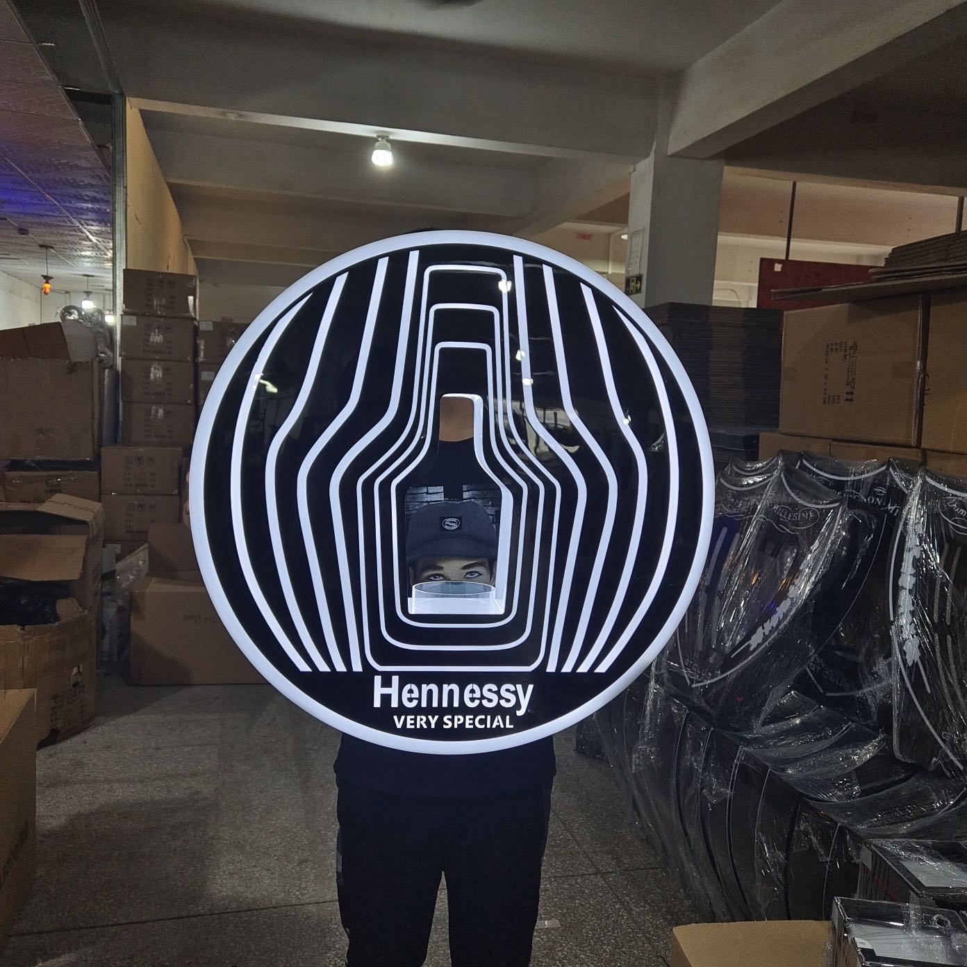 Hennessy Bottle Glorifier avec lumières LED - Présentateur de boîte de nuit 7