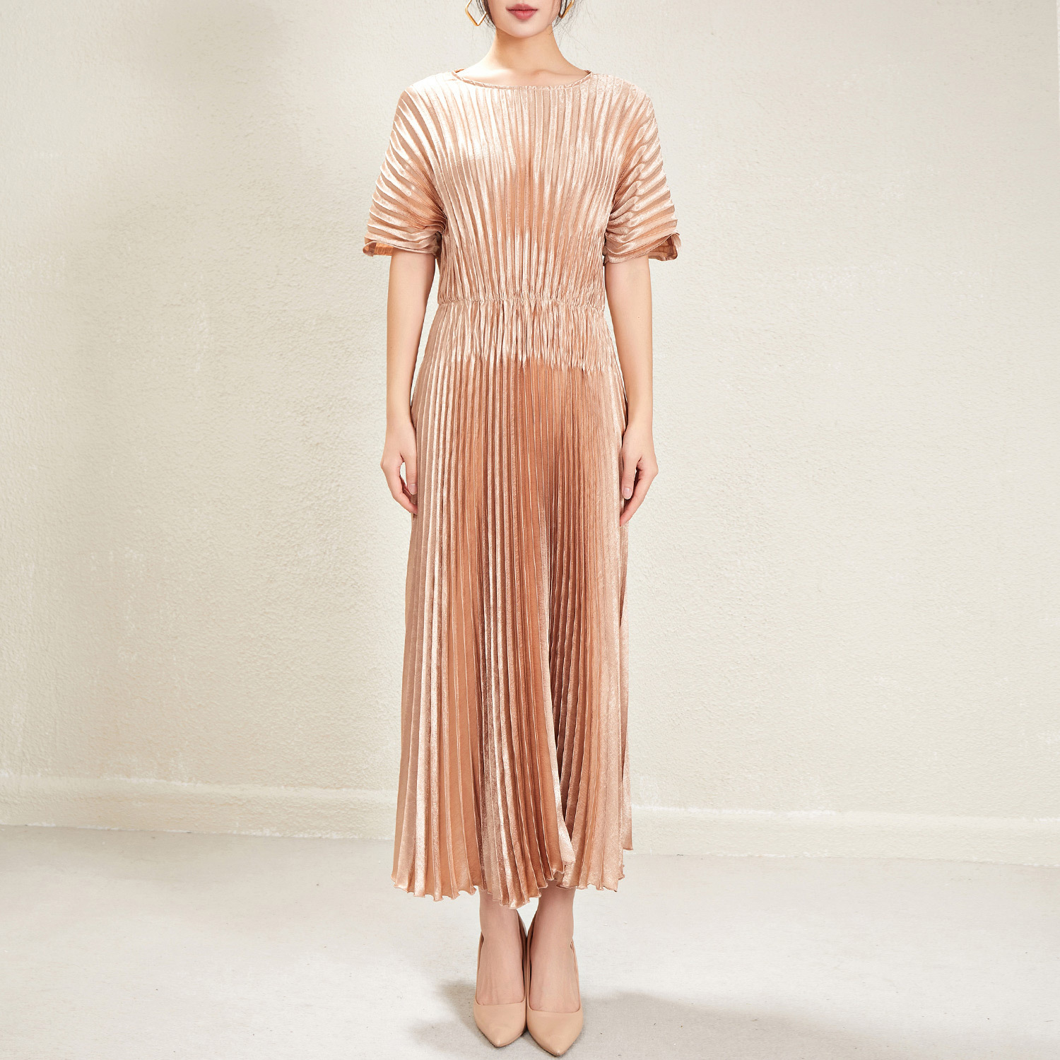 2024 Summer New Miyake Women's Dress Factory Short Sleeve Round Neck Casual Dress Loose Women Elegant Pleated Dress  Manufacturer 4