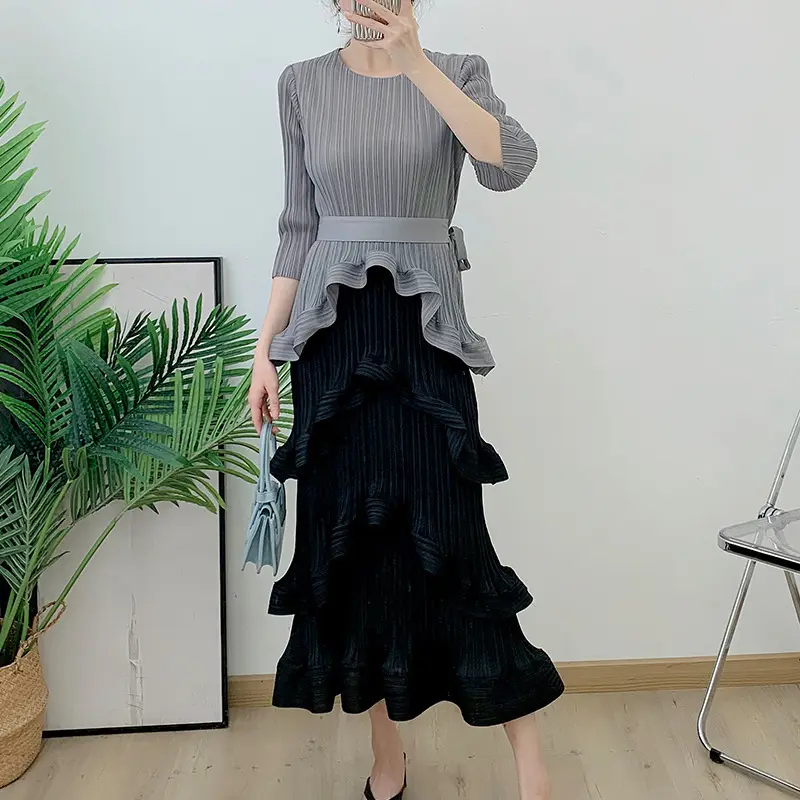 Black Pleated Gown Women's Clothing Wholesale Suppliers - - Pleats Clothing 3