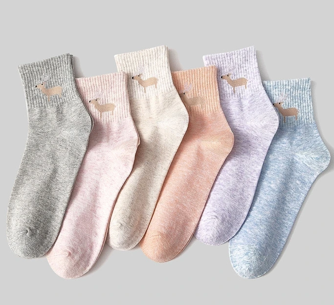 Chaussettes de sport en coton et polyester tricotées sur mesure pour femmes 1