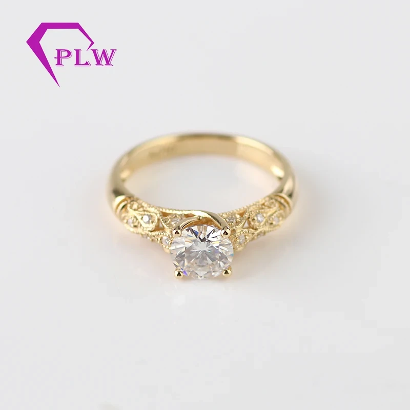 Diseño romántico 1CT Heart and Arrow Cut Round Moissanite 14 Karat Yellow Gold Moissanite Anillo de boda para novia 1
