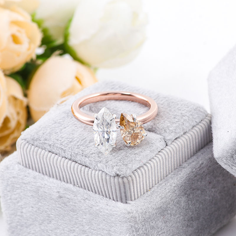 Trendiger Verlobungsring aus 14 Karat Gelbgold mit 2 Karat Marquise-<000000>Birnenschliff und Champagner-Moissanit 17