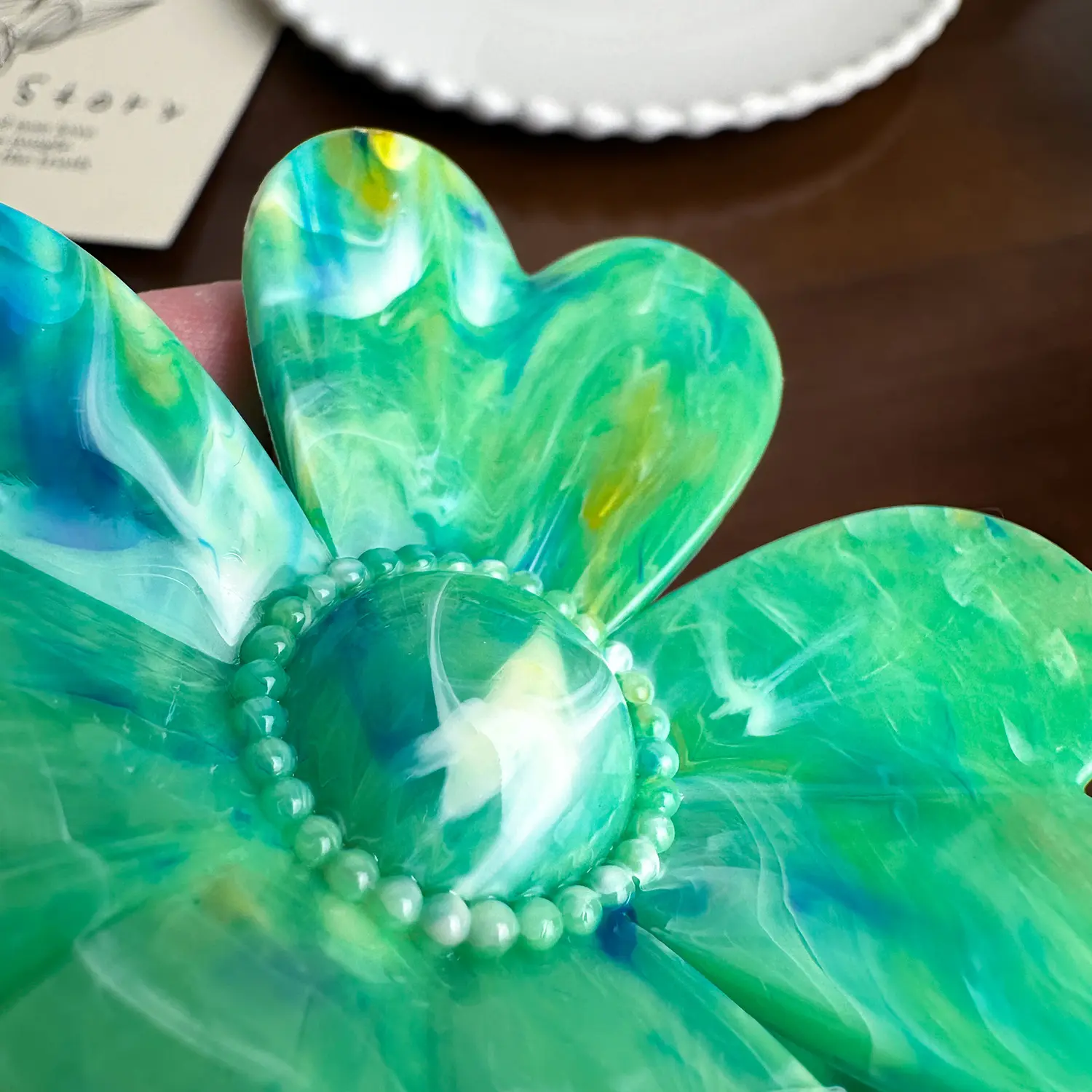 Kitsch Large Loop Claw Clip Resin by Dowell 5