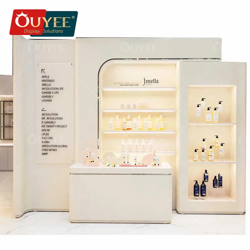 Fabricante de prateleiras personalizadas para exposição de cosméticos em balcões de perfumaria. 1