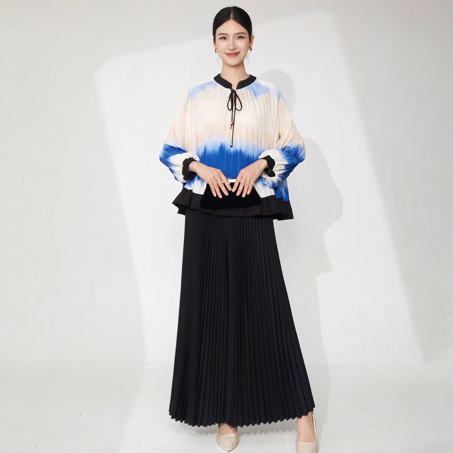 Elegant Gradient Miyake Pleated Set for Women – Summer Long-sleeved Top & Wide-leg Pants Two-piece Outfit 1