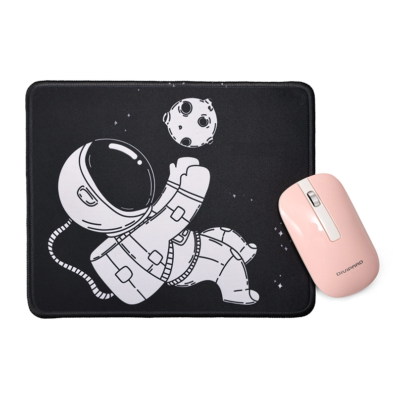 Tappetino per mouse da gioco in gomma piccolo a sublimazione cucita con design astronauta antiscivolo 1