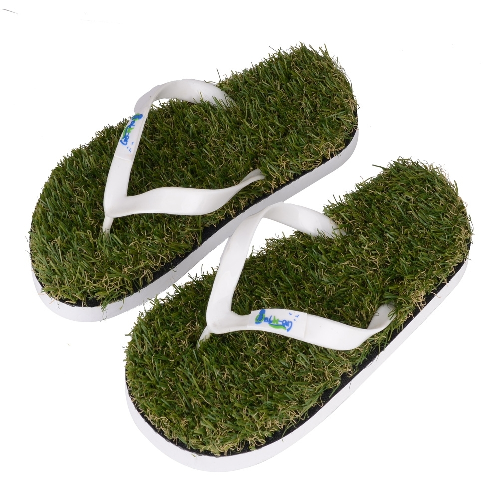 Le confort de l'herbe : les pantoufles ultimes pour les pieds amoureux de la nature 1