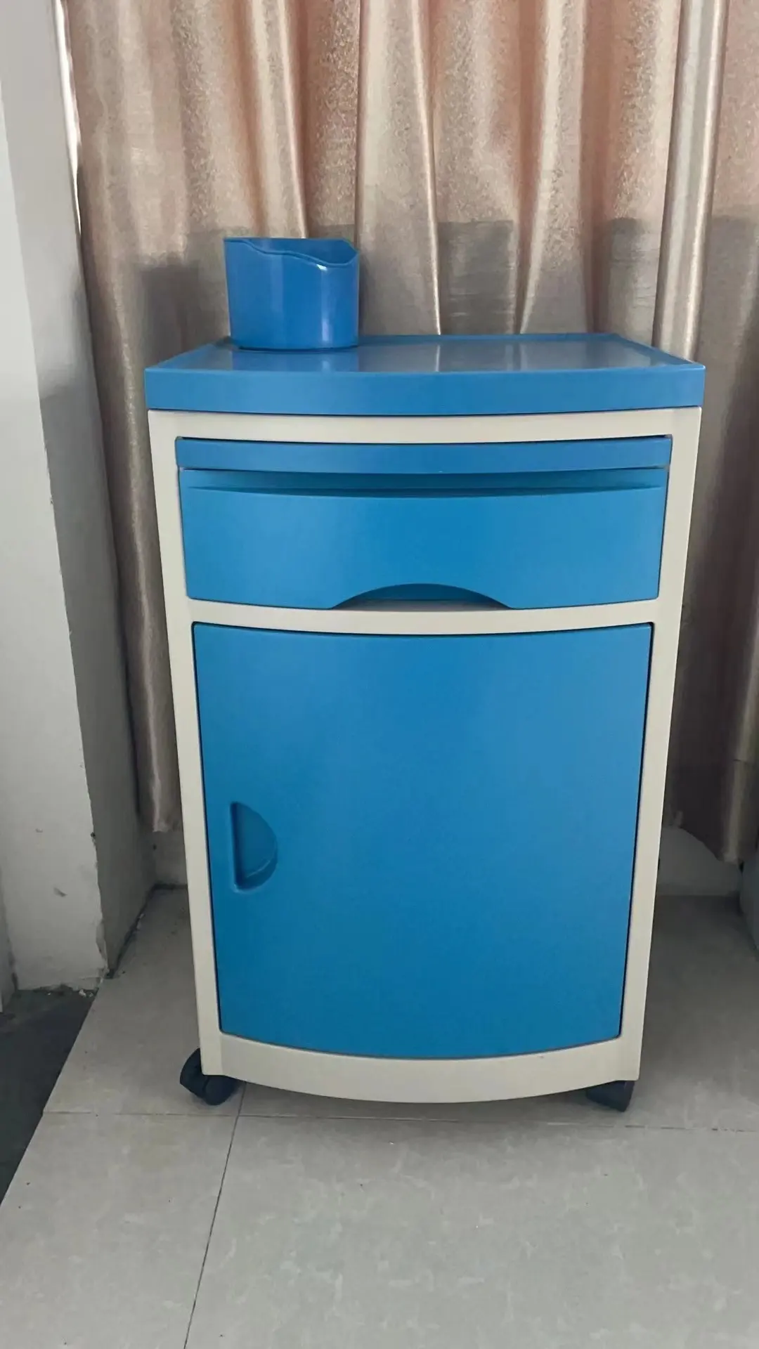 Wholesale Antique Steel Medical Cabinet Brand 48*48*75cm 3