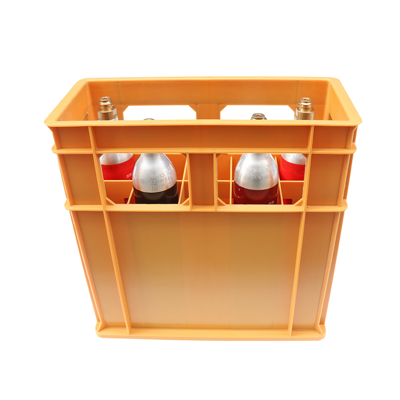 10 caurumu plastmasas pudeļu kaste 4