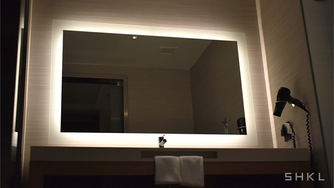 Adjustable Vs. Fixed Lighting Choosing the Right LED Mirror for Your ...