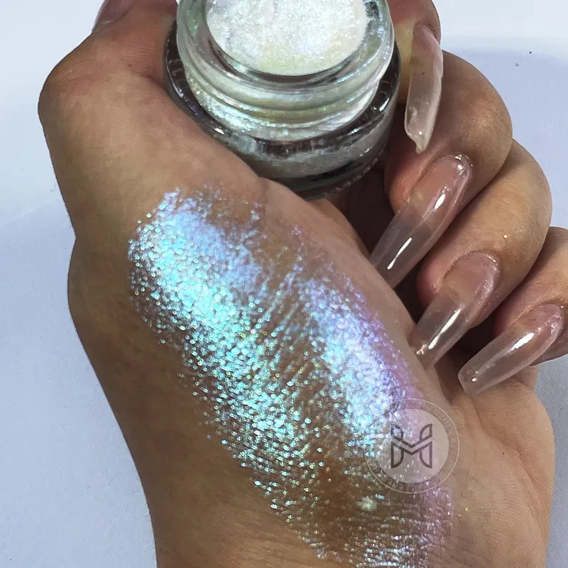 Sombra de ojos a base de gel Azmee para 7