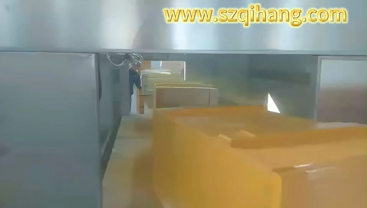 Fully automatic spraying coating line for wood products such as wooden boards and  boxes 1