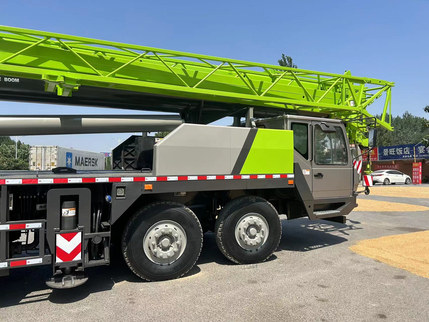 Harga terbaik Zoomlion QY70 70t 70 Ton harga truk derek hidrolik QY70V dengan suku cadang untuk dijual 4