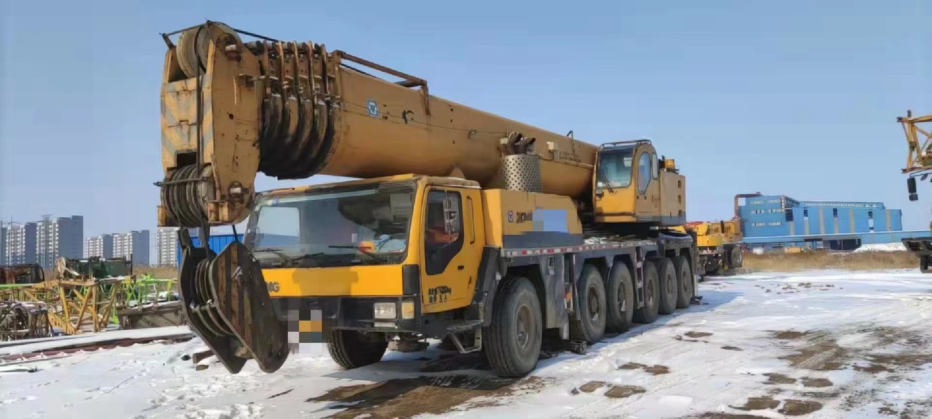 Marca china usada XCMG QAY160 con camión grúa móvil todo terreno pesado de 160 toneladas para levantar varios proyectos a gran escala 9