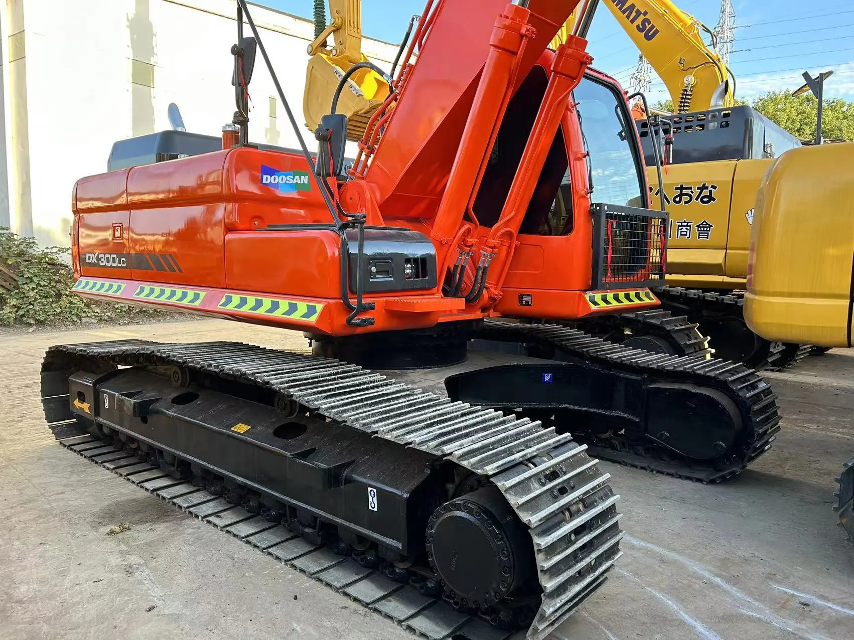 Construção de escavadeira doosan 300 sobre esteiras de segunda mão usa escavadeira doosan dx300 dx300lc-9s para movimentação de terras 1