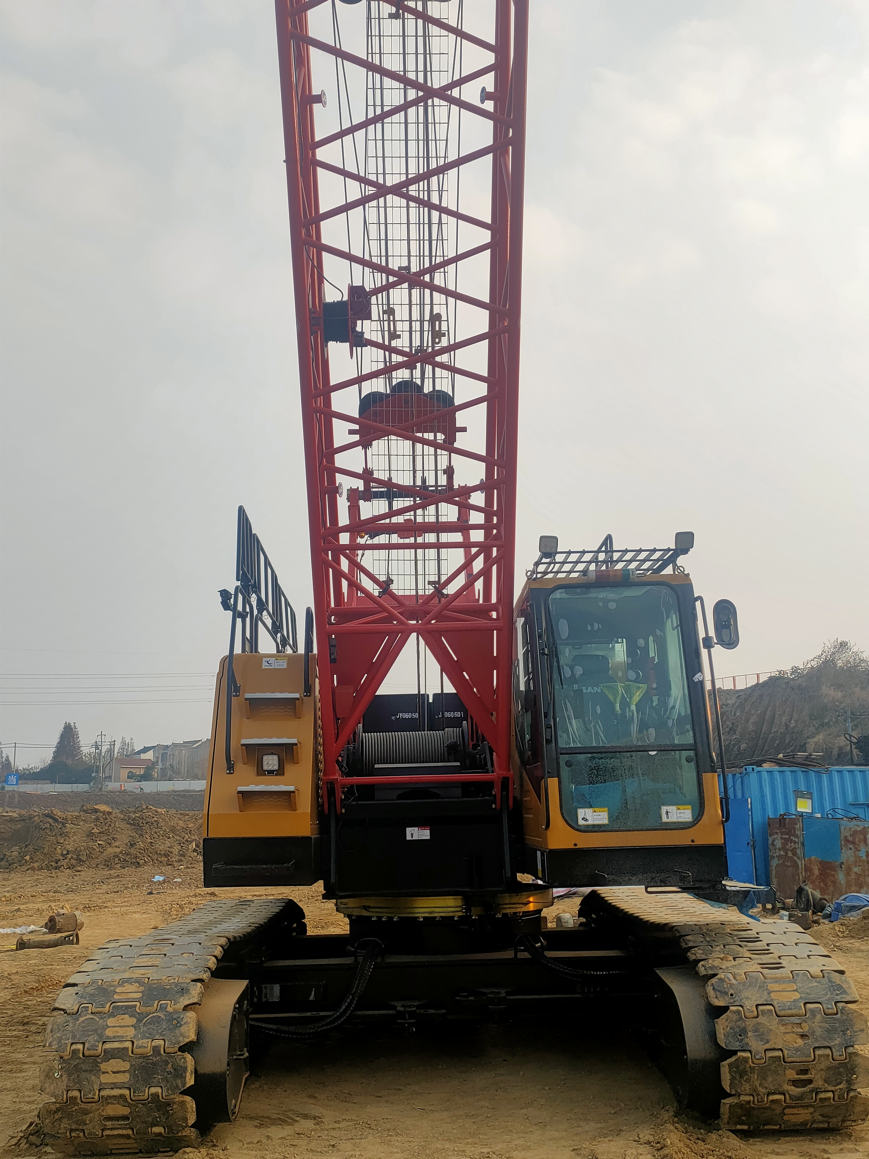 Derek Perayap Hidraulik 60t Merek Cina SCC600A-8 Crawler Crane dengan Boom 52m 4