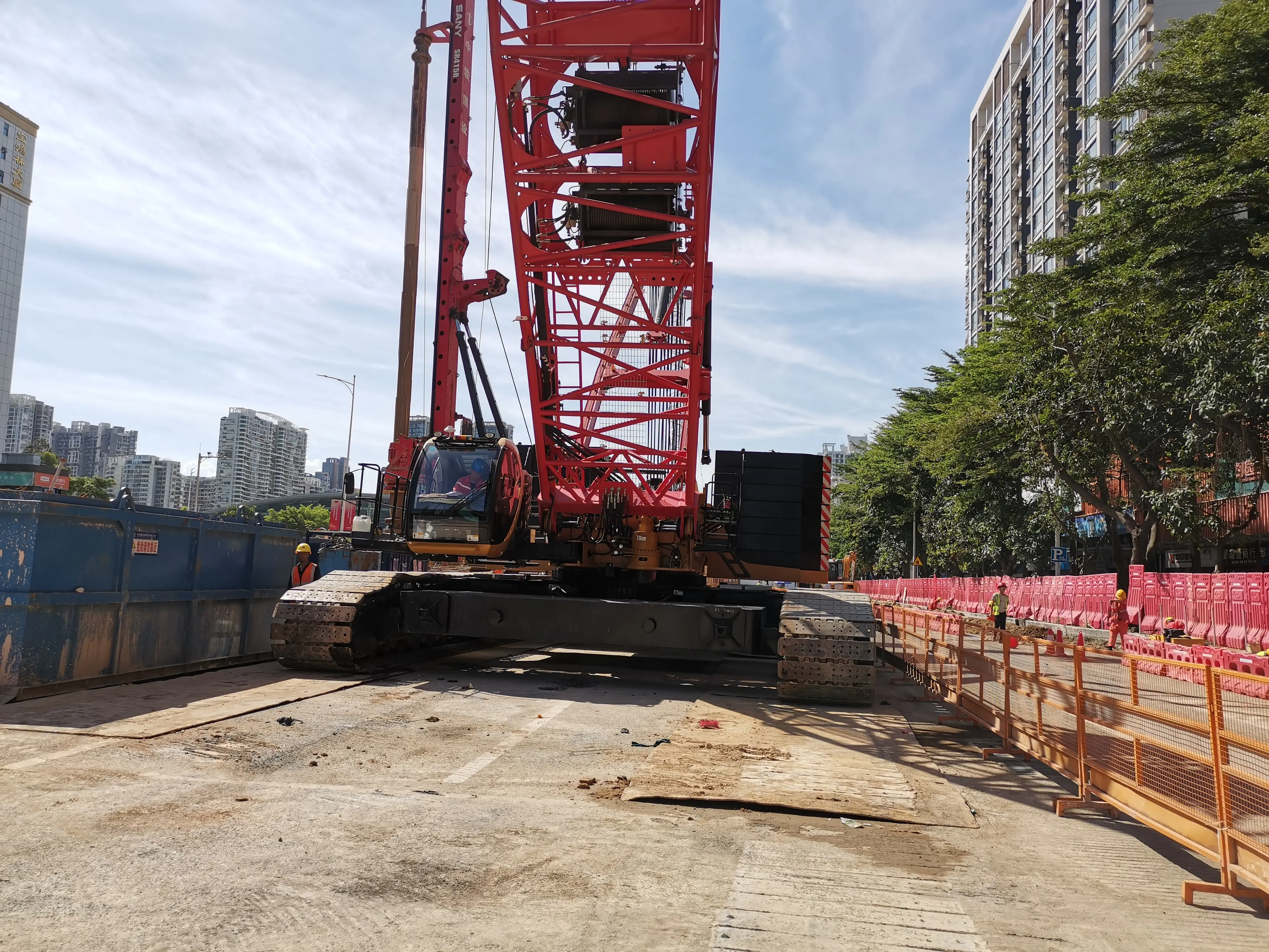 Cần cẩu bánh xích bằng kính thiên văn để bán với giá tốt 5